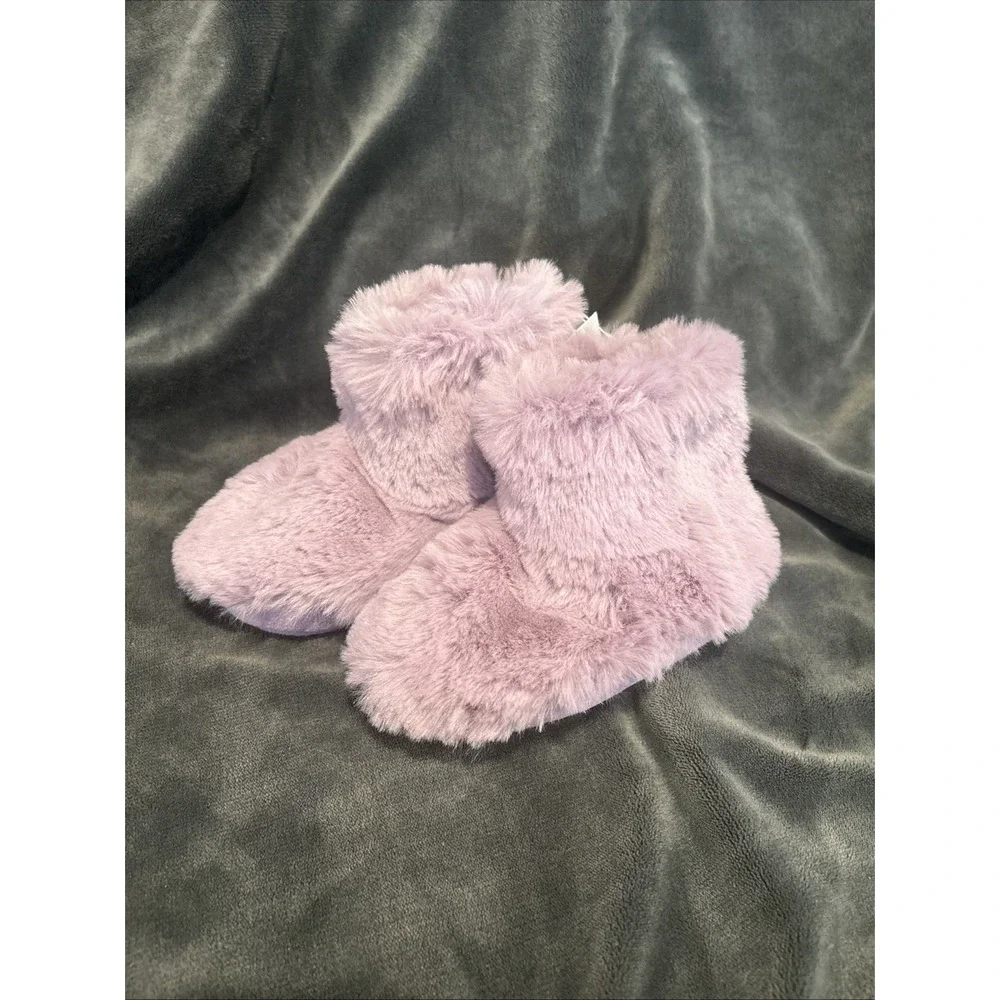 Cat & Jack  Purple/Dallas Fuzzy‎ Slippers Girls Size M 7-8